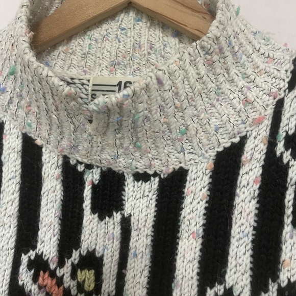 Vintage Sweater w Baby Pink/Blue/Purple dots - Picture 4 of 5